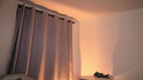 Snapshot of misselektra__ chatting on 05/26/26, 04:08 ELEKTRA online show from 05/26/26, 04:08