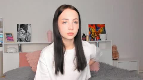 Hello dear my name Elisa online show from 05/10/26, 06:02