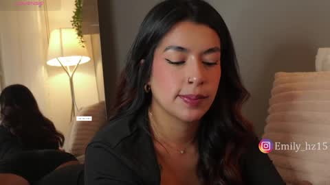 Snapshot of missemily_11 chatting on 05/27/26, 10:01 Yuliana online show from 05/27/26, 10:01