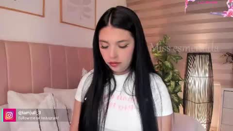 Snapshot of missesmeralda chatting on 07/09/26, 11:09 Julieta Arboleda but i like call me esme online show from 07/09/26, 11:09