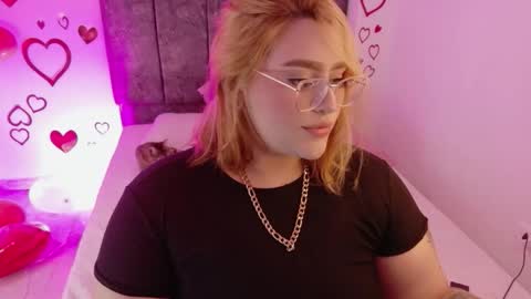 missevans_ online show from 02/16/26, 06:59