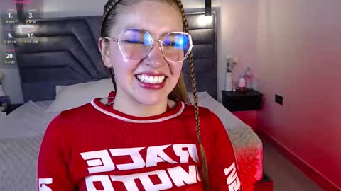 laila online show from 03/27/26, 07:35