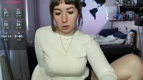 Snapshot of missgenevaonceagain chatting on 05/25/26, 11:27 G online show from 05/25/26, 11:27
