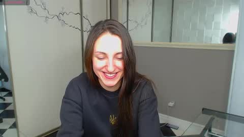Snapshot of missis_sofiia chatting on 02/21/25, 01:22 Sofia online show from 02/21/25, 01:22
