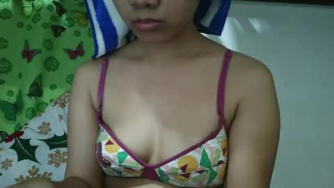 Snapshot of missjona08 chatting on 05/21/26, 06:09 Jona online show from 05/21/26, 06:09