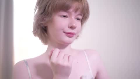 Snapshot of misska__ chatting on 10/18/25, 07:31 BONYA online show from 10/18/25, 07:31
