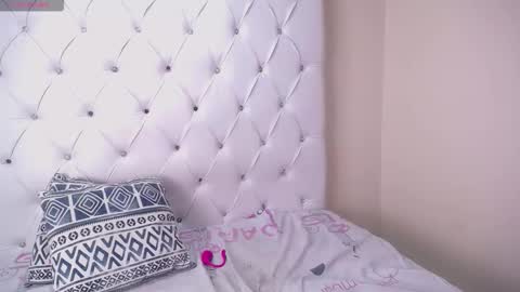 Danna online show from 12/17/25, 10:27