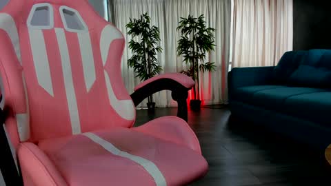 misskiarra online show from 01/11/25, 11:12