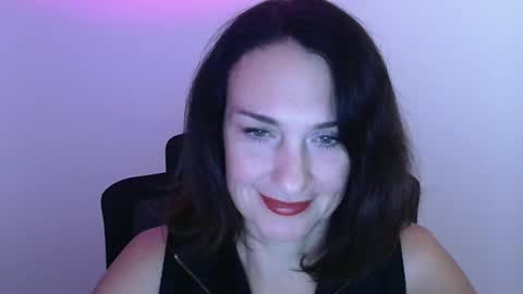 Christina online show from 11/01/25, 12:18