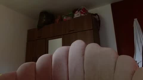 eva   online show from 11/08/25, 11:54