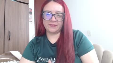 Snapshot of misslady__eva chatting on 06/30/26, 01:45 eva online show from 06/30/26, 01:45