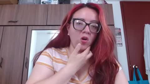 Snapshot of misslady__eva chatting on 07/08/26, 02:43 eva online show from 07/08/26, 02:43