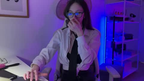 misslalii online show from 03/28/26, 07:02