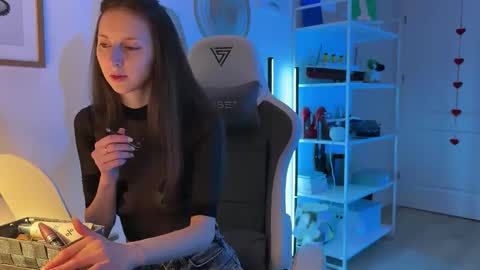 misslalii online show from 04/17/26, 05:27