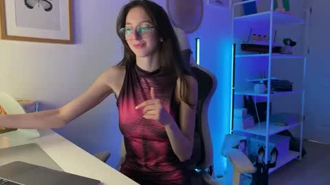 misslalii online show from 04/24/26, 07:49