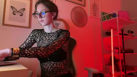 Snapshot of misslalii chatting on 05/15/26, 08:38 misslalii online show from 05/15/26, 08:38