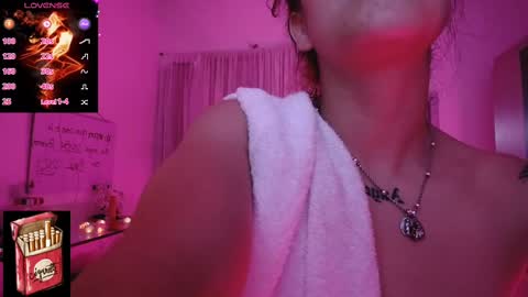 Snapshot of misslana_wn chatting on 02/19/25, 01:51 LanaLul  online show from 02/19/25, 01:51