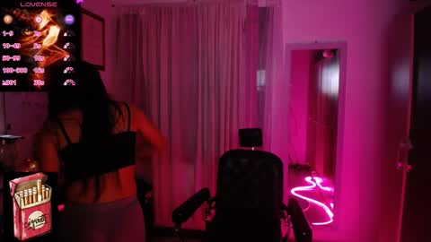 Snapshot of misslana_wn chatting on 10/20/25, 04:13 LanaLul  online show from 10/20/25, 04:13