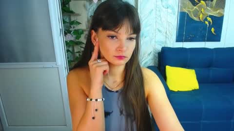 MissLaura online show from 11/09/25, 05:50