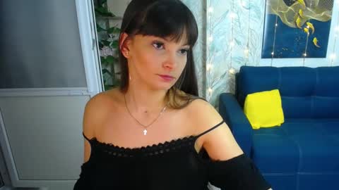 MissLaura online show from 12/15/25, 05:34