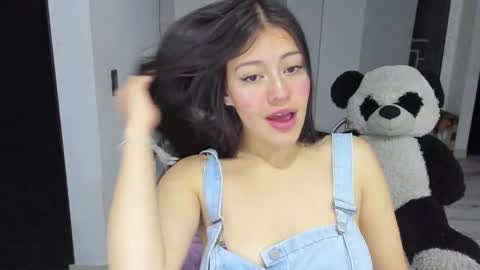 missloren333 online show from 11/06/25, 08:37