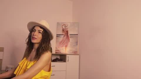 Snapshot of misslullu chatting on 03/06/25, 10:52 Lullu online show from 03/06/25, 10:52