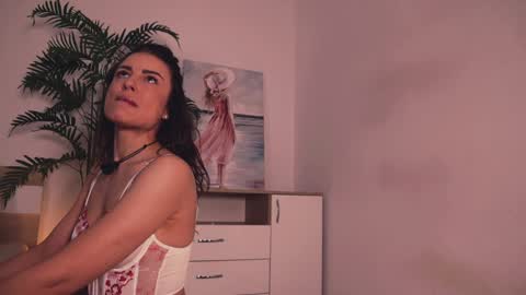 Snapshot of misslullu chatting on 10/04/25, 04:21 Lullu online show from 10/04/25, 04:21