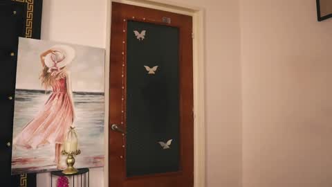 Lullu online show from 04/15/26, 07:58