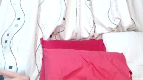 Snapshot of misslustxxx chatting on 07/20/26, 05:44 misslustxxx online show from 07/20/26, 05:44