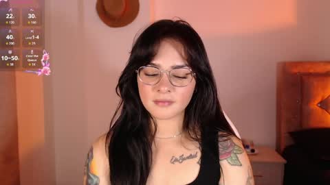 Snapshot of missmariana_ chatting on 04/30/26, 01:12 missmariana_ online show from 04/30/26, 01:12