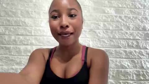 Snapshot of missmarimac chatting on 03/11/26, 04:02 missmarimac online show from 03/11/26, 04:02