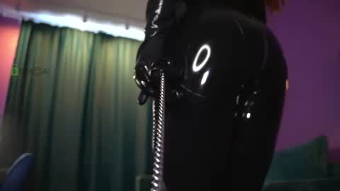 Snapshot of missmarynow chatting on 07/28/26, 11:17 Goddess Mary Bratty Mistress. Latexleather. spandex. nylon - are my favourite things online show from 07/28/26, 11:17