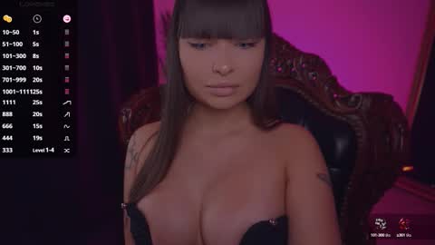 LUXXANDRA online show from 10/28/25, 07:01