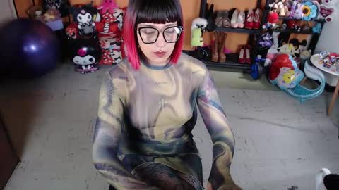 Miss Mia online show from 11/06/25, 01:45