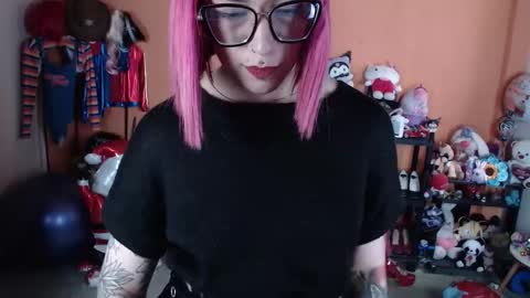 Miss Mia online show from 12/20/25, 04:14