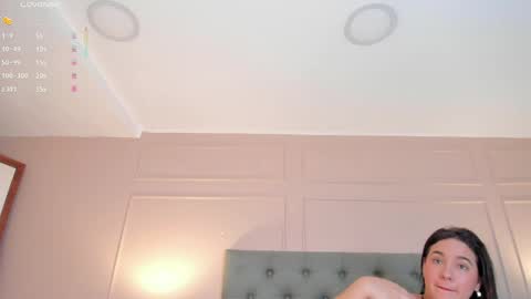 Mia  online show from 04/01/26, 12:28