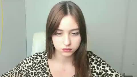 Mia online show from 11/12/25, 12:49