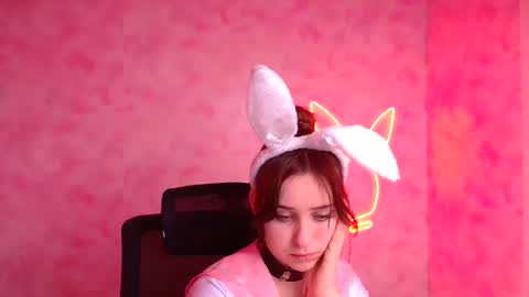 Mia online show from 11/22/25, 12:09