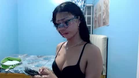 missminervaa online show from 04/18/26, 07:07