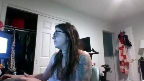 MissMona online show from 05/26/26, 10:11