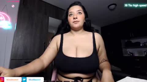 Snapshot of missmoonn chatting on 06/20/26, 06:33 MissMoon online show from 06/20/26, 06:33