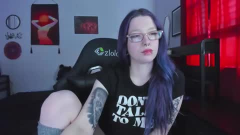 Mistress Nikki Vill online show from 02/18/26, 08:38