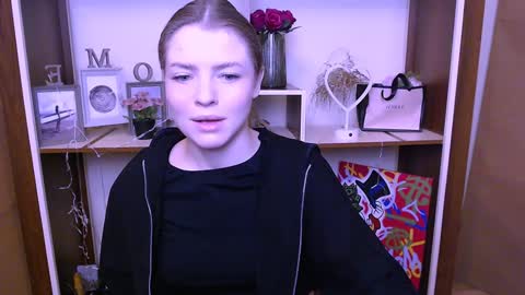 Olivia online show from 12/24/24, 08:11