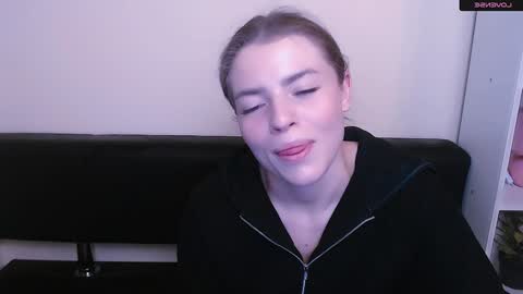 Olivia online show from 01/03/25, 12:08