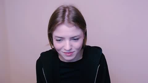 Olivia online show from 01/04/25, 12:38