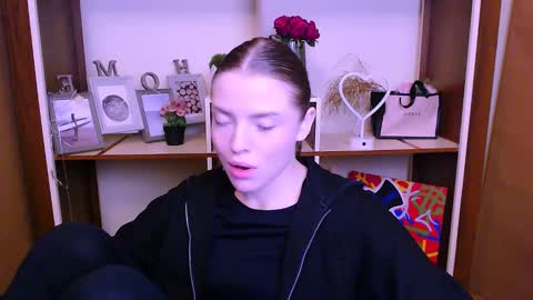 Olivia online show from 01/26/25, 07:53