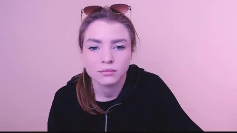 Olivia online show from 02/10/25, 08:20