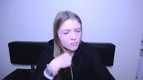 Olivia online show from 02/18/25, 08:38