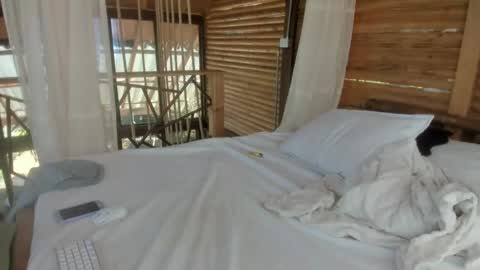 sarah online show from 01/18/25, 02:23