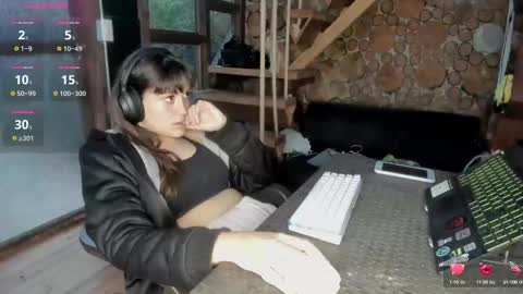 sarah online show from 03/03/25, 09:37